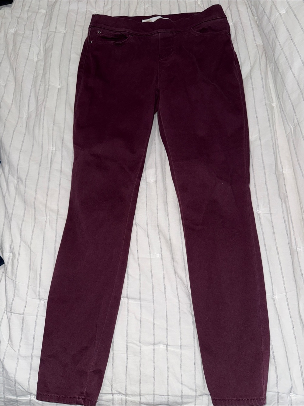 Levi's Women's Pull On Skinny Jeans Burgundy